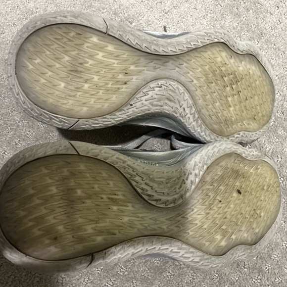 Adidas Dane 7 silver metallic basketball shoes - Picture 5 of 12